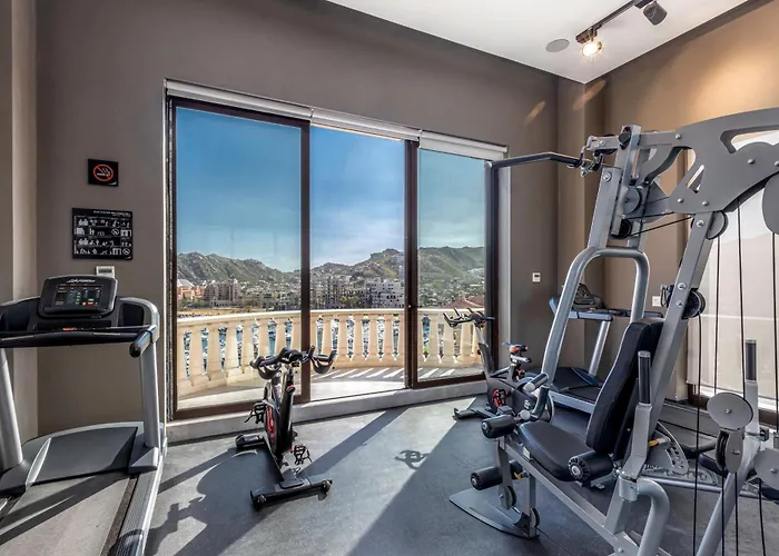 2 Bedroom Cabo Marina Walk To & Private Jacuzzi